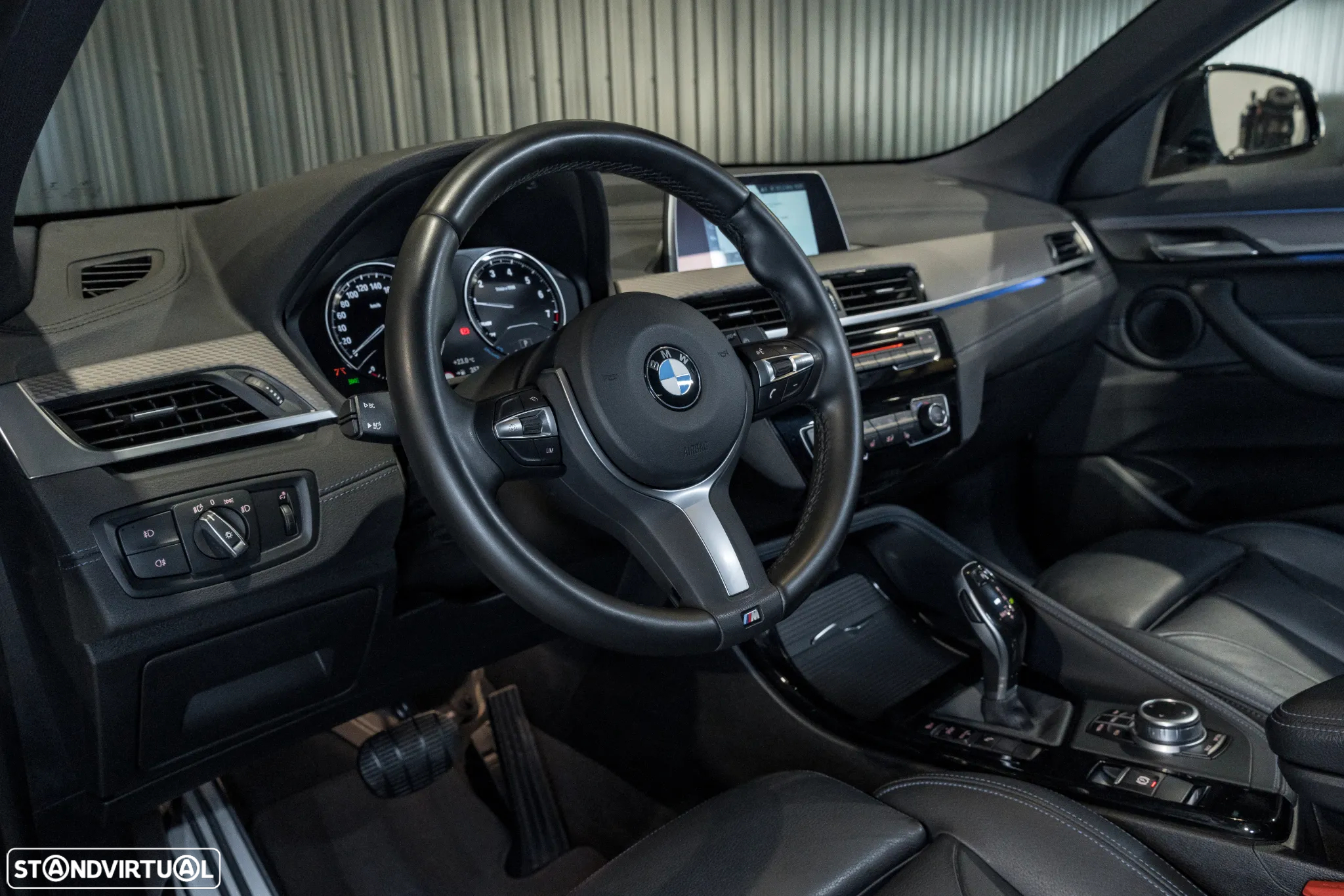 BMW X2 18 i sDrive Auto Pack M - 24