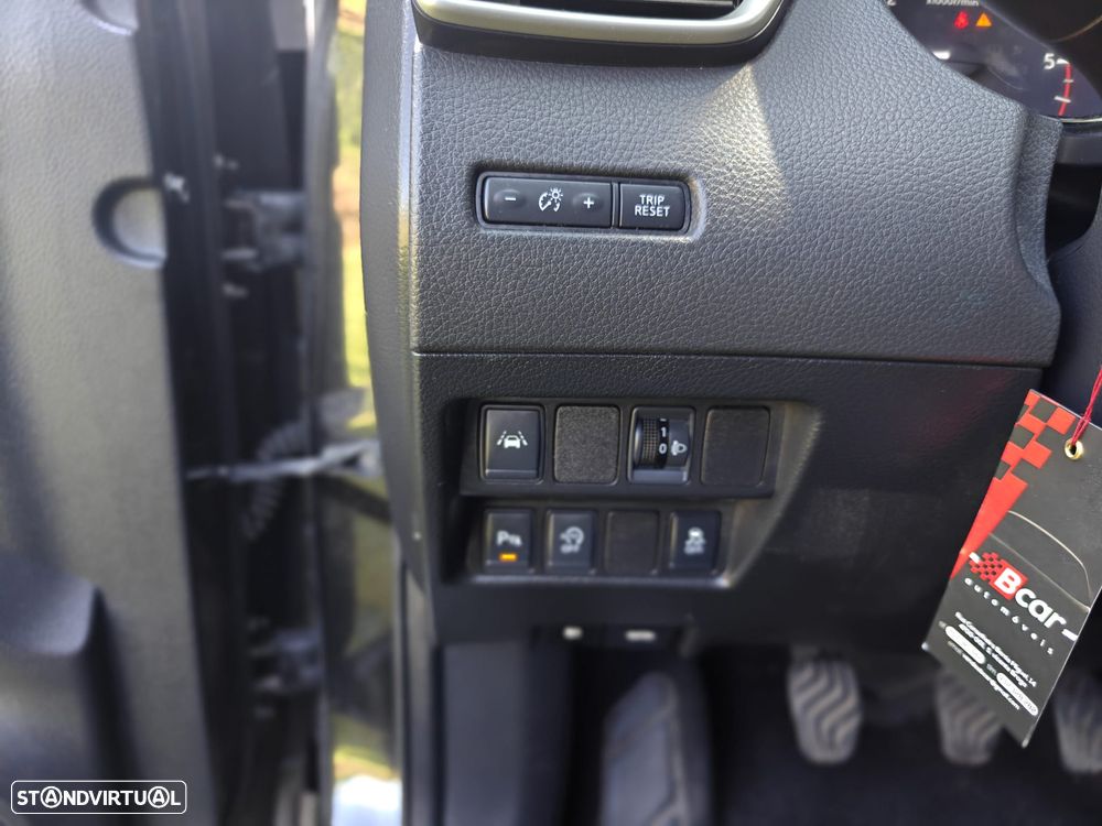 Nissan Qashqai 1.5 dCi N-Connecta 18 - 27