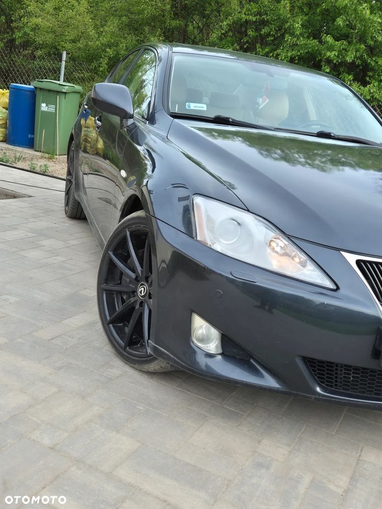 Lexus IS - 7