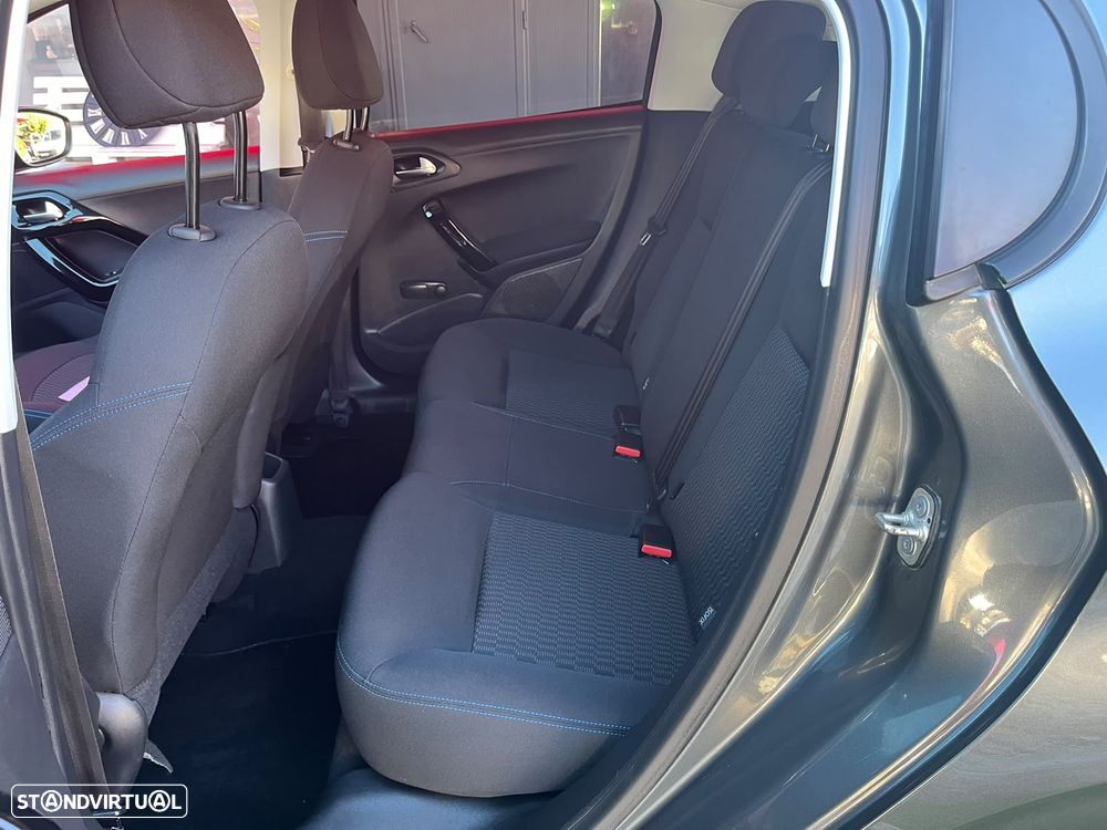 Peugeot 208 1.6 BlueHDi Style - 12