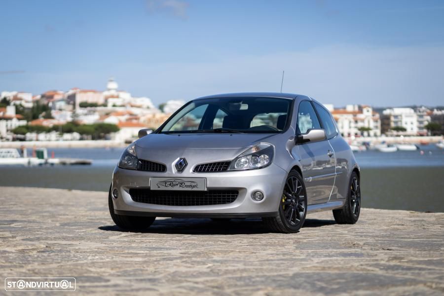 Renault Clio 2.0 16V Sport - 1