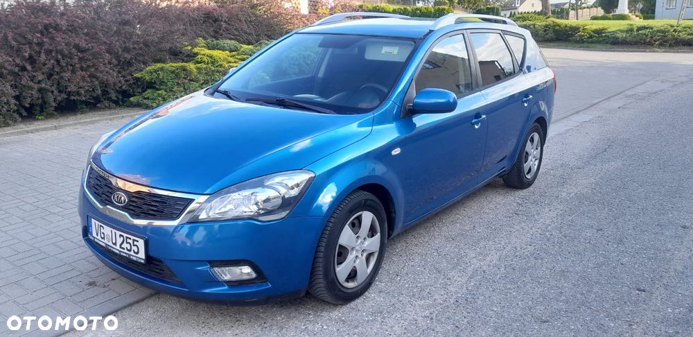 Kia Ceed - 9