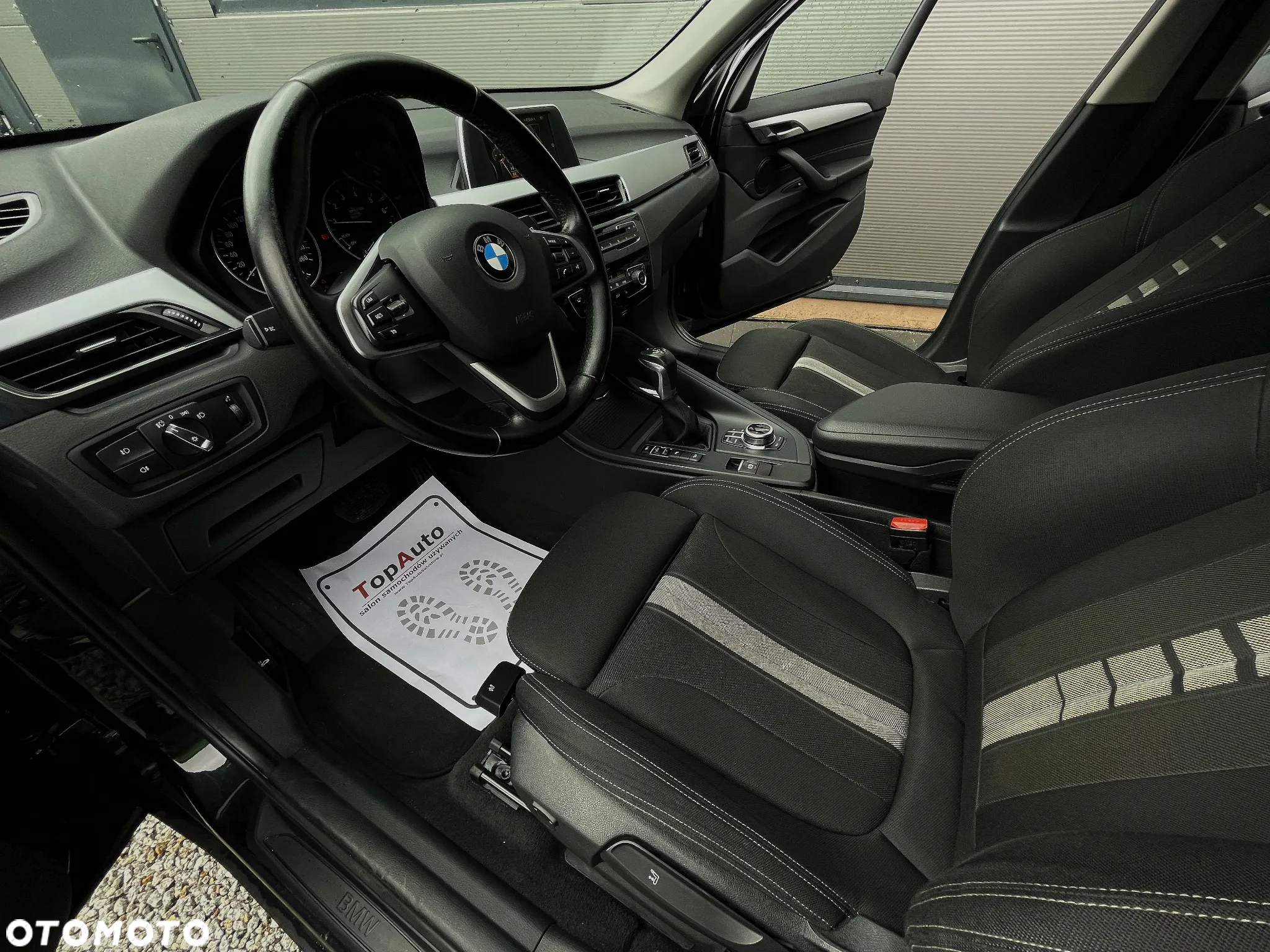 BMW X1 xDrive20i - 18