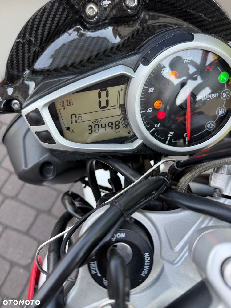 Triumph Street Triple - 8