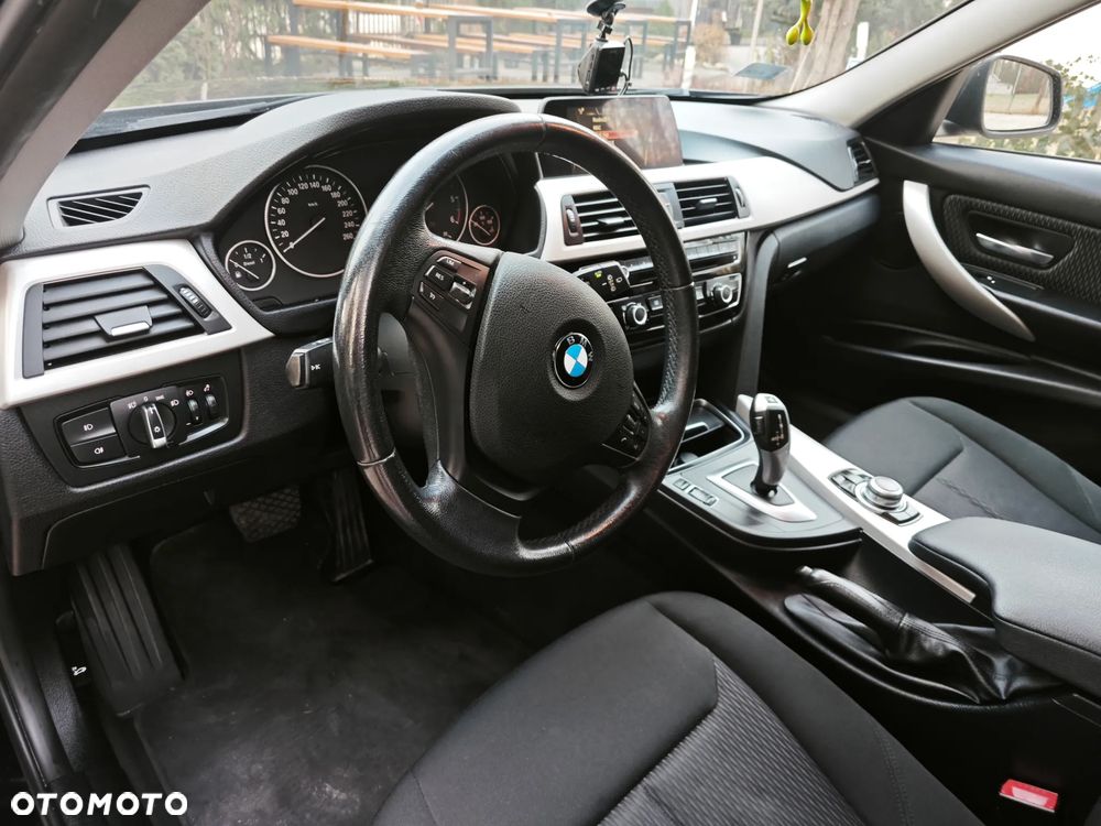 BMW Seria 3 316d Touring - 9