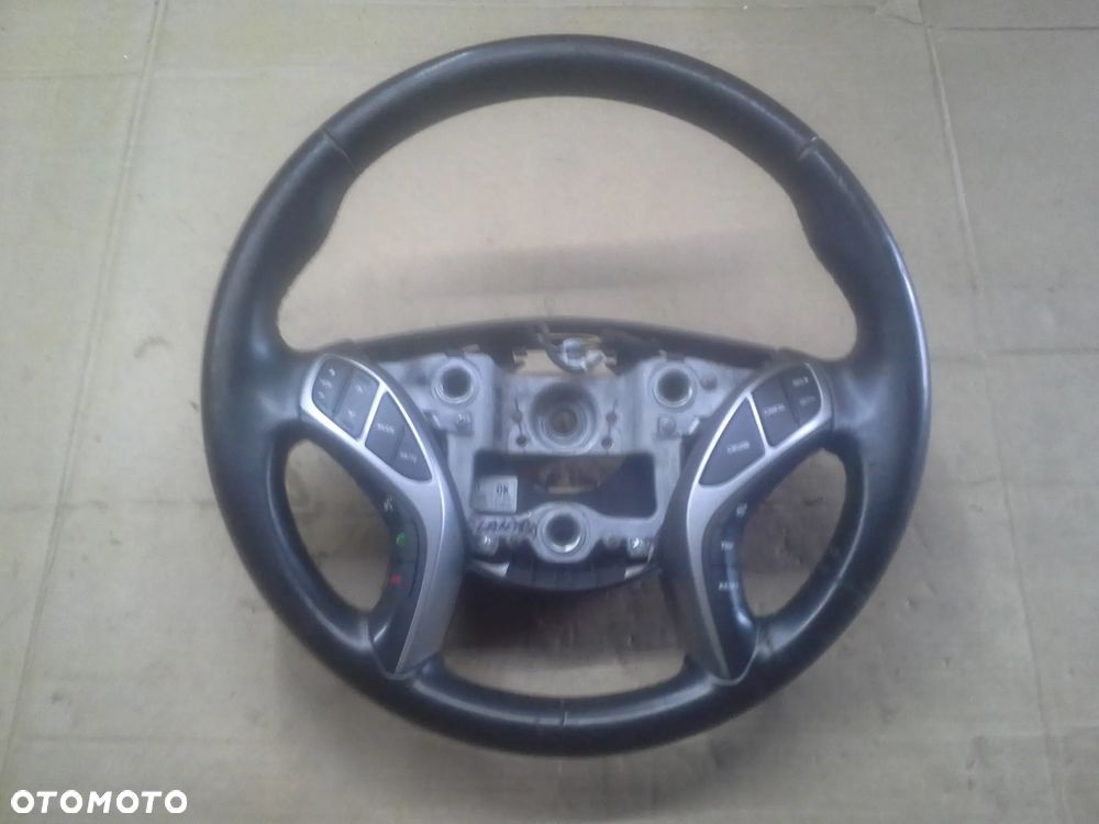 Hyundai Elantra GT wersja USA kierownica z multifunkcją - 1