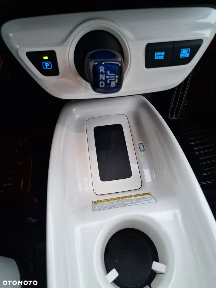 Toyota Prius Hybrid Executive - 28