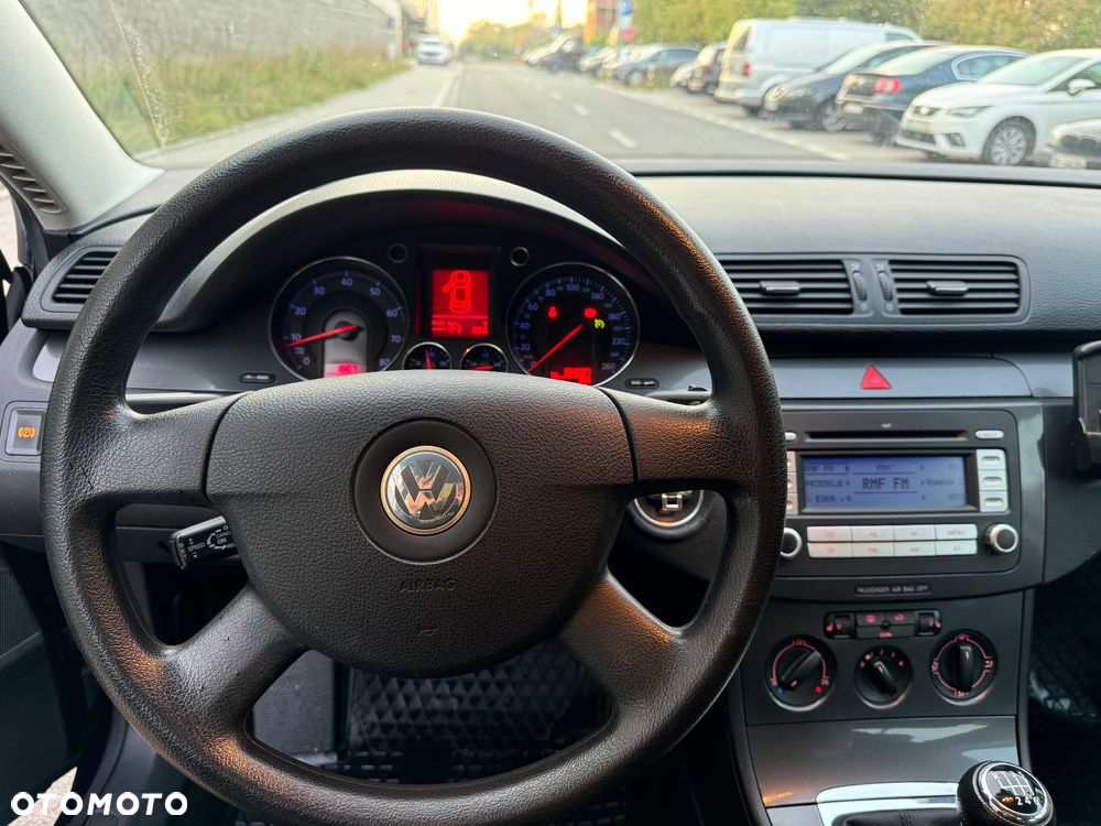 Volkswagen Passat - 21