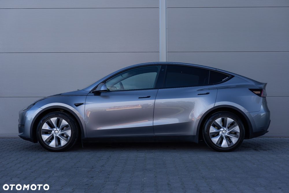 Tesla Y Long Range AWD - 10