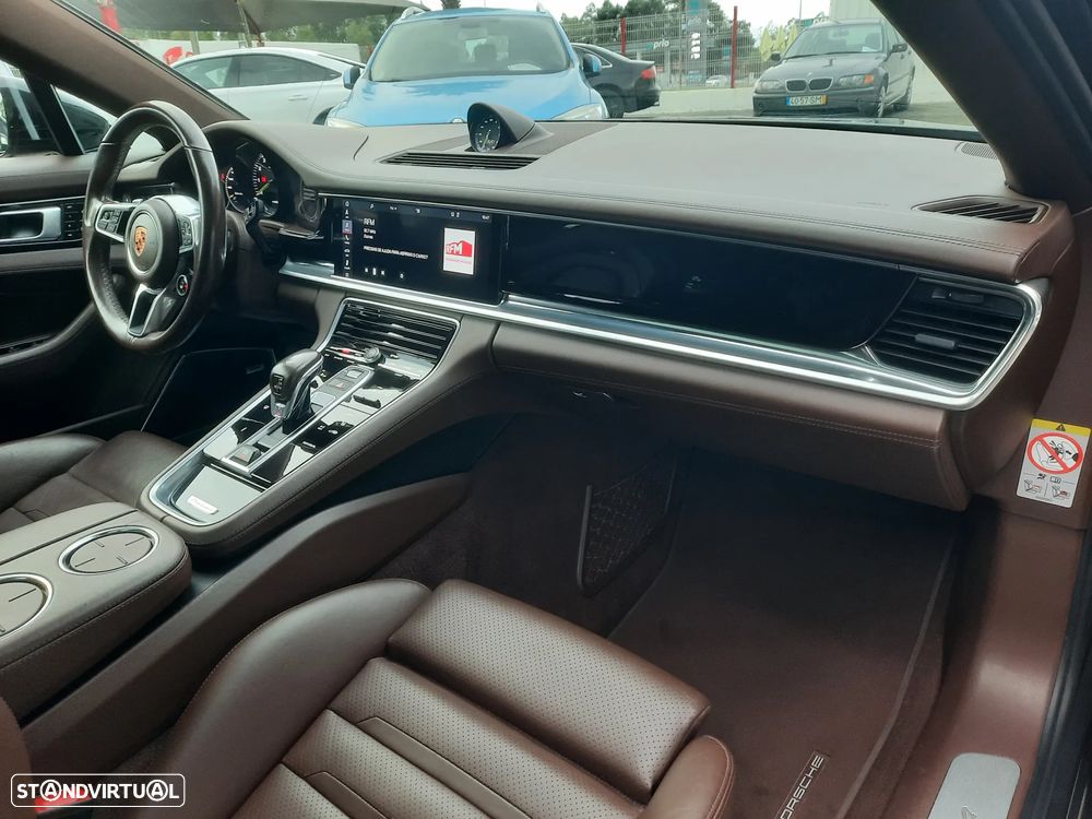 Porsche Panamera 4 E-Hybrid - 46