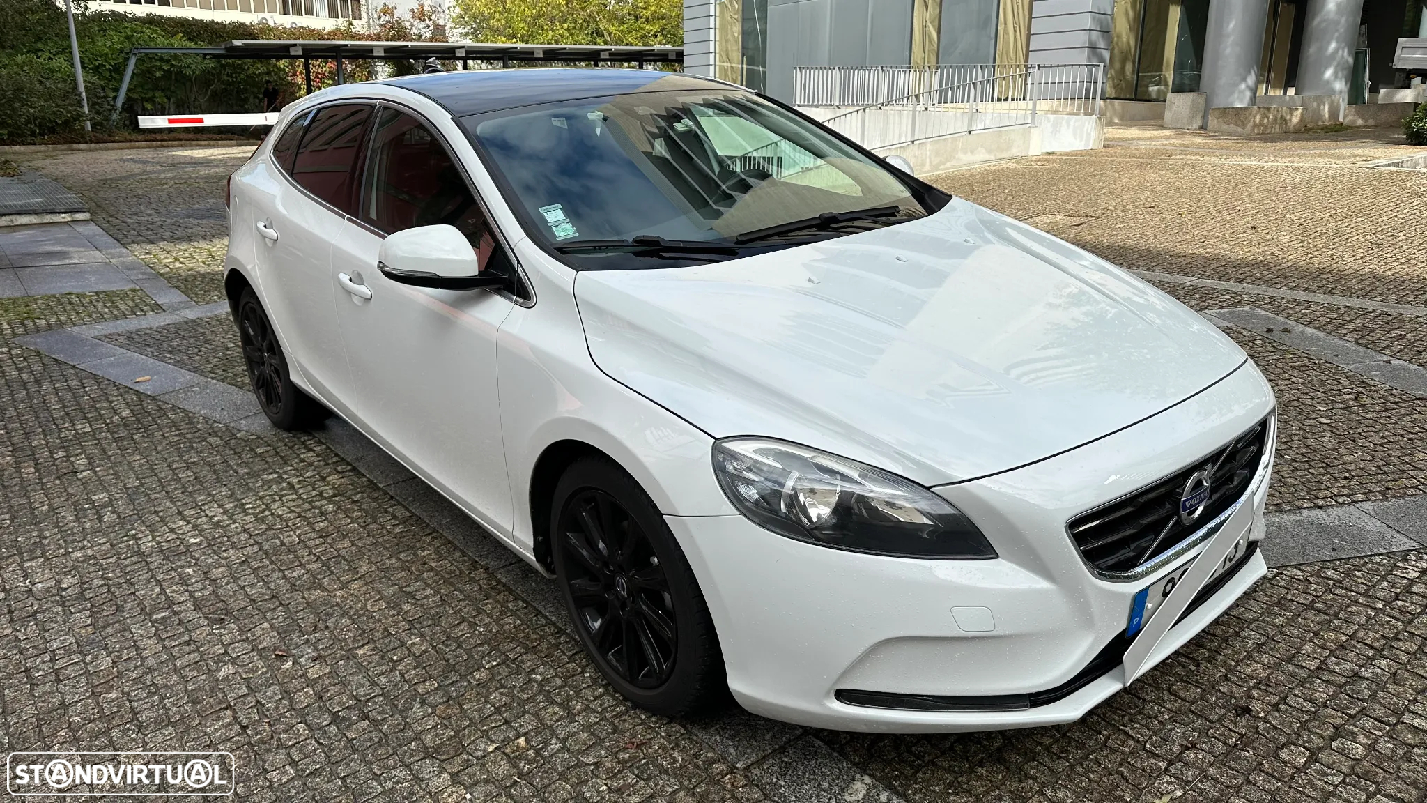 Volvo V40 1.6 D2 R-Design - 10