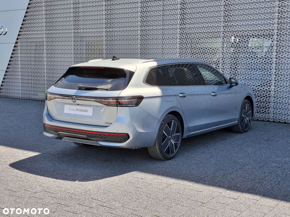Volkswagen Passat - 4