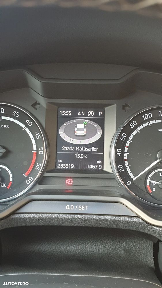 Skoda Octavia 2.0 TDI DSG RS - 8