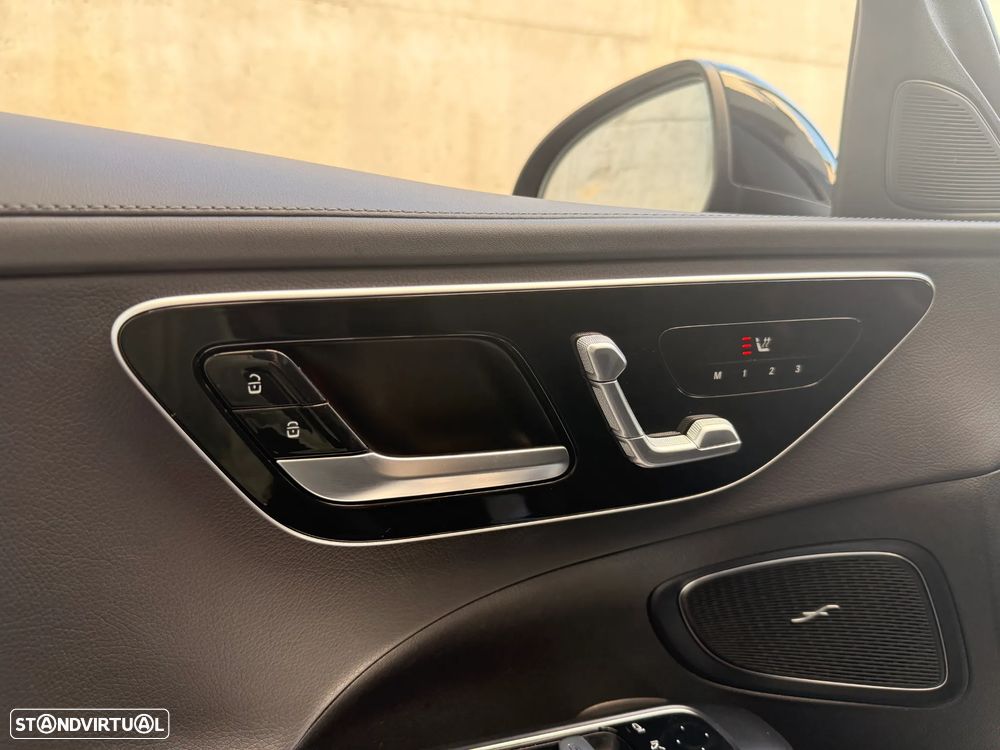 Mercedes-Benz C 300 e AMG Line - 30