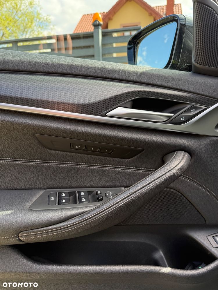 BMW Seria 5 520d xDrive Luxury Line sport - 17