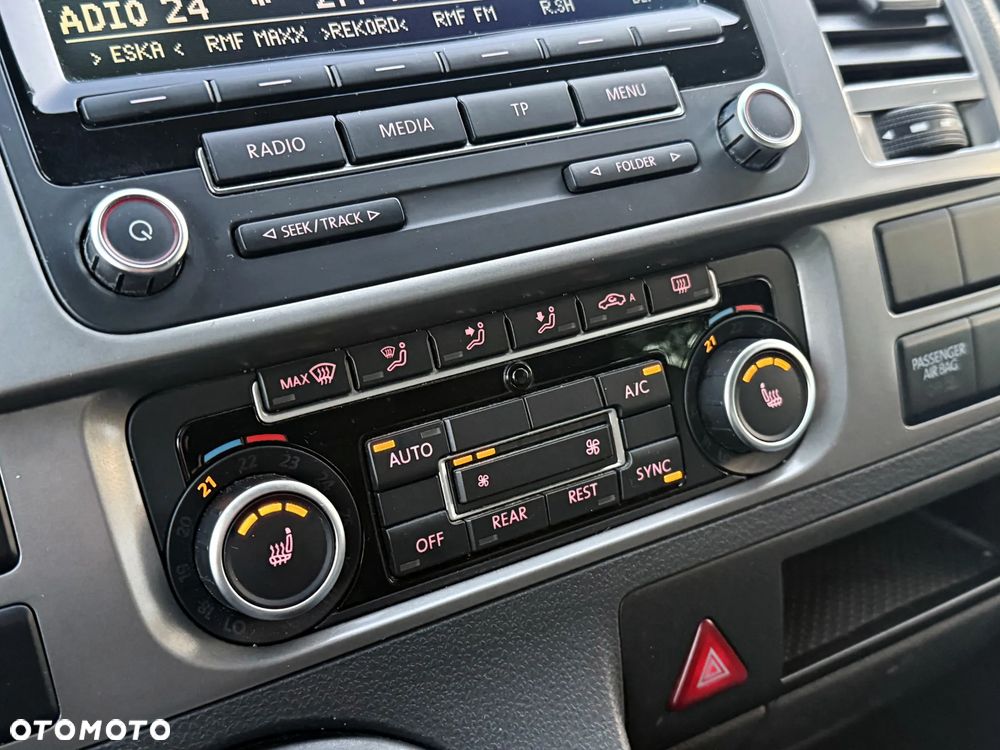 Volkswagen Multivan - 20