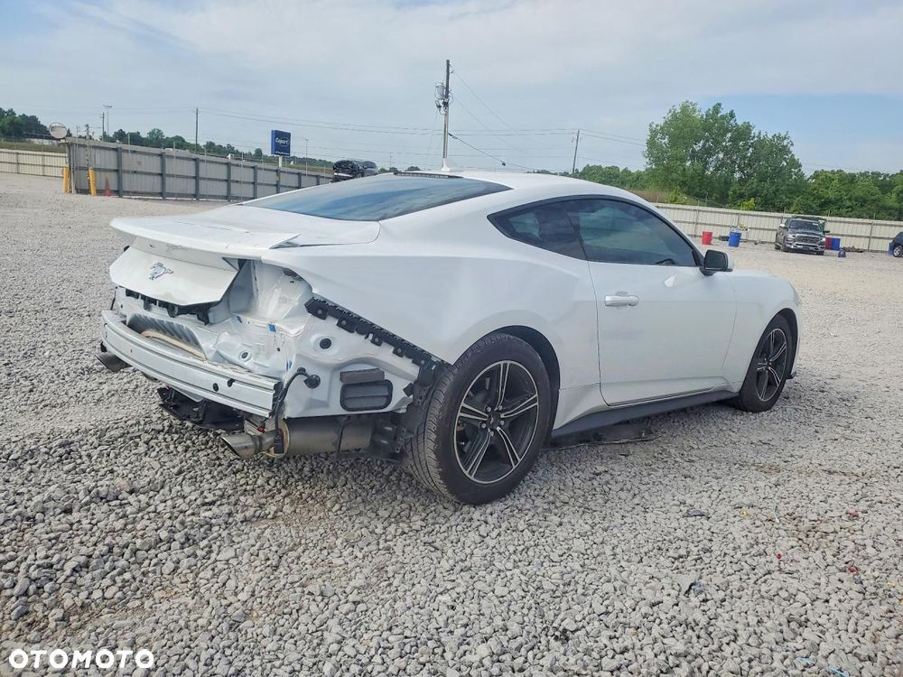 Ford Mustang - 5