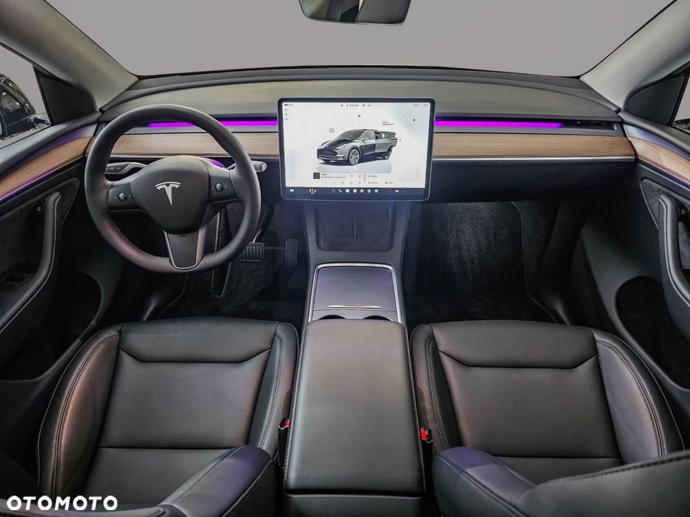 Tesla Model Y Long Range AWD - 19