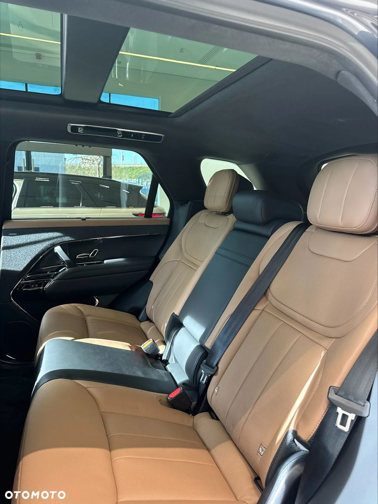 Land Rover Range Rover Sport D350 Autobiography - 17
