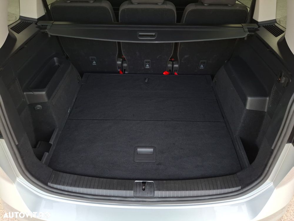 Volkswagen Touran - 25