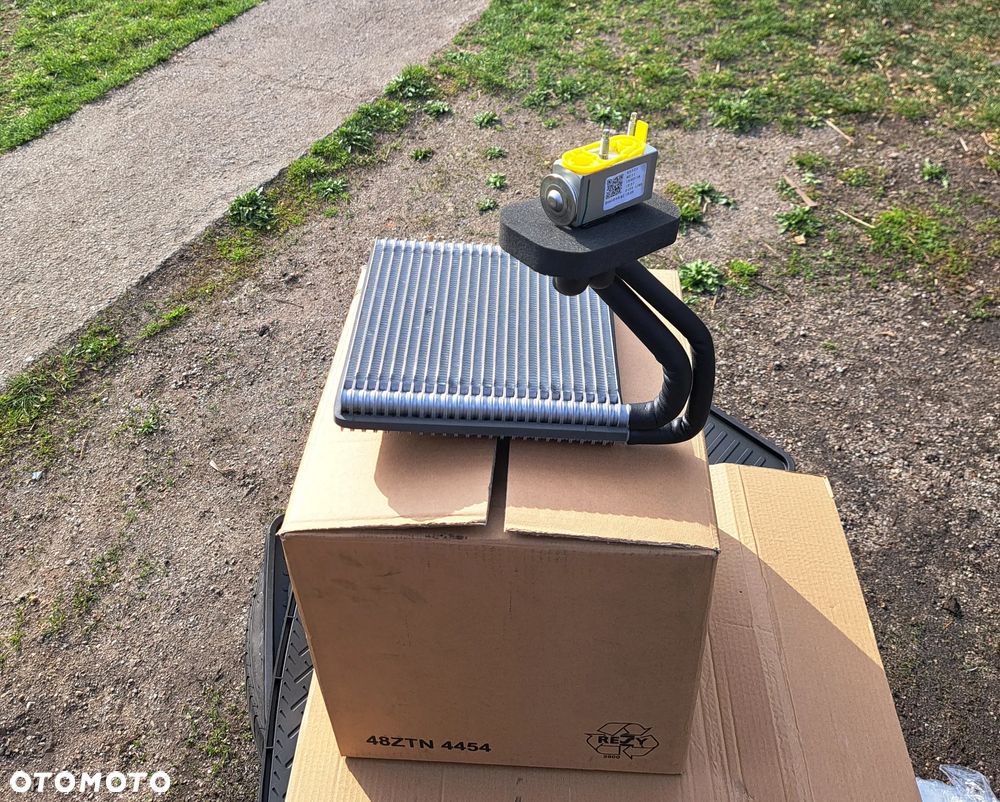 osuszacz Parownik klimatyzacji Ford Fiesta MK-7 Lift 2012-2019 2109235 AP31-19850-AC chłodniczka Parownik do klimatyzacji Ford Fiesta MK-7 AP31-19849-AA - 2