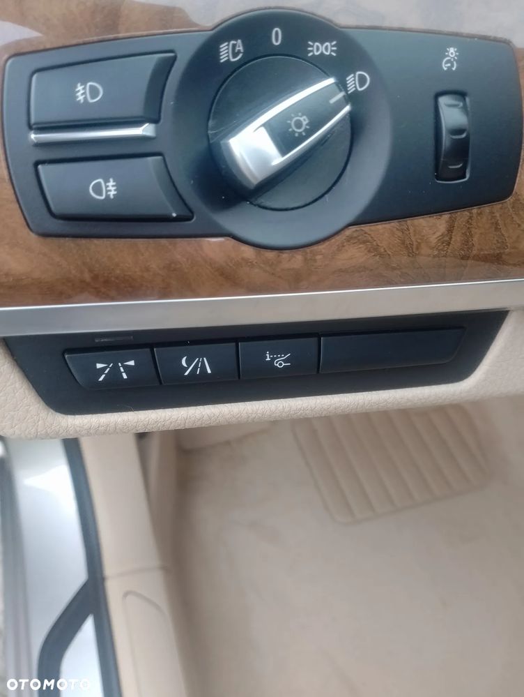 BMW Seria 7 740i L - 18