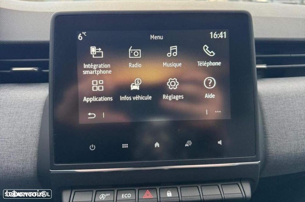 Renault Clio 1.0 TCe Evolution - 9