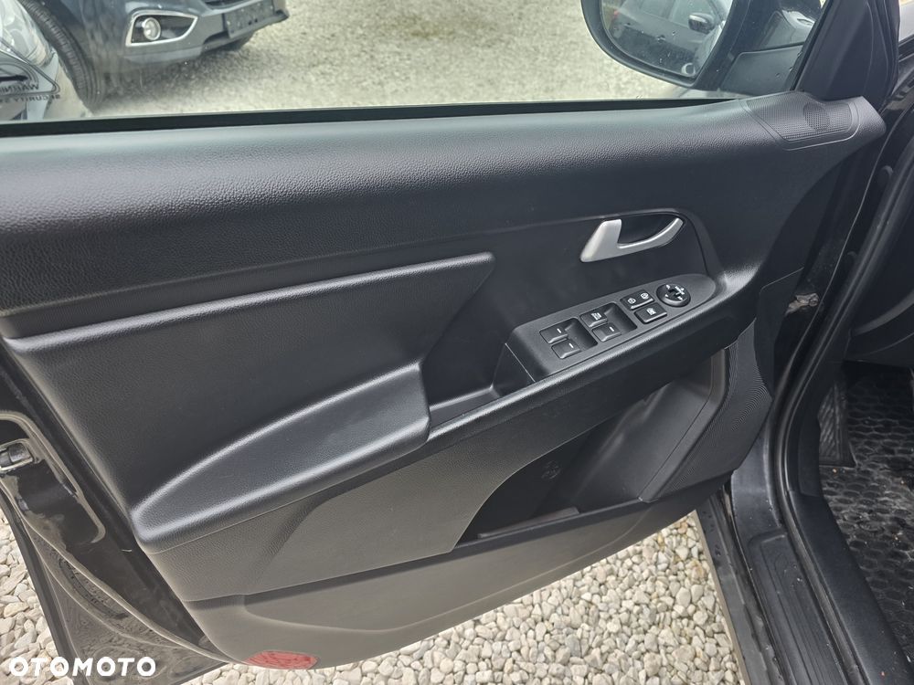 Kia Sportage 1.6 GDI 2WD Fifa World Cup Edition - 12