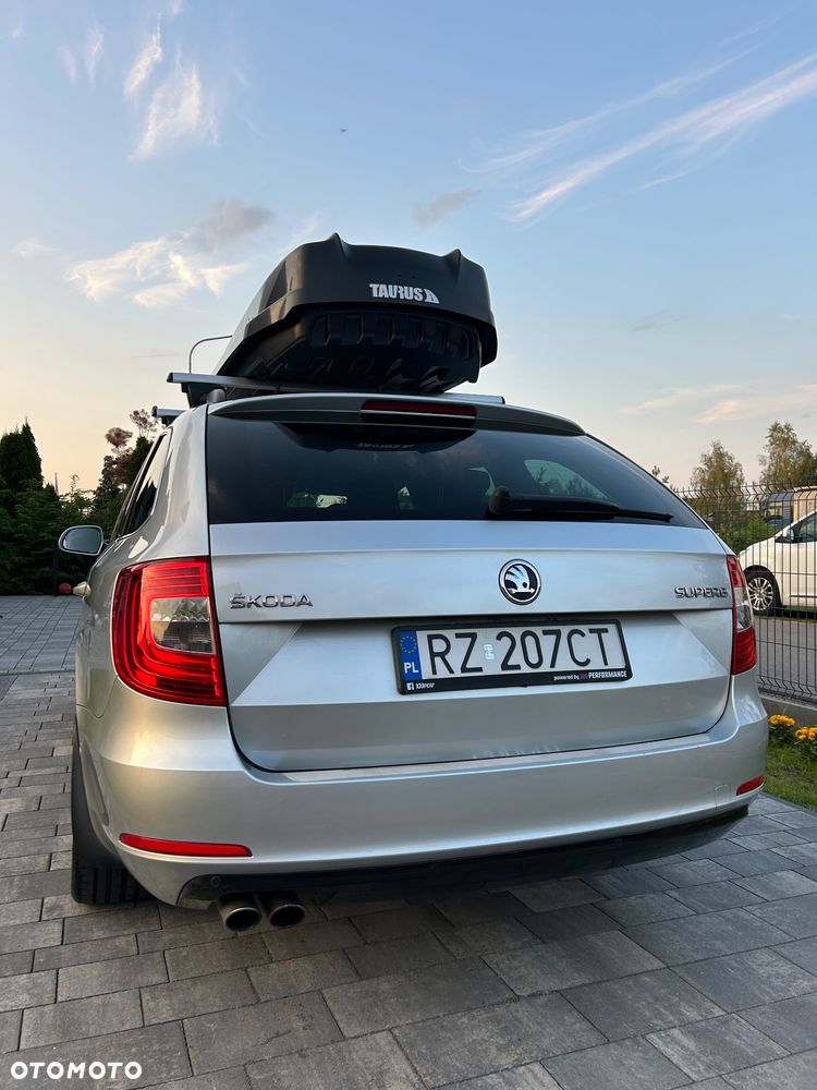Skoda Superb 2.0 TDI Ambition DSG - 6