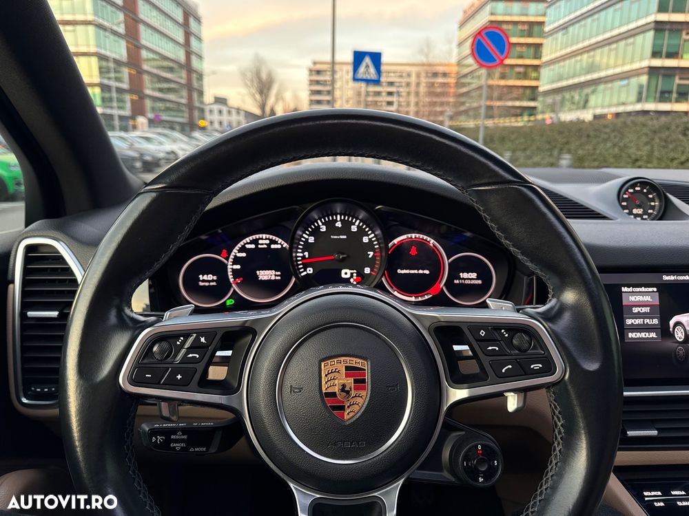 Porsche Cayenne Standard - 16