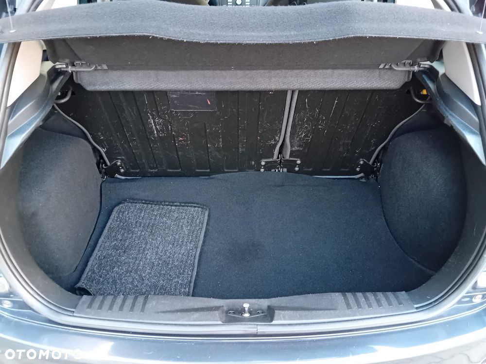 Ford Fiesta 1.4 Ambiente - 18