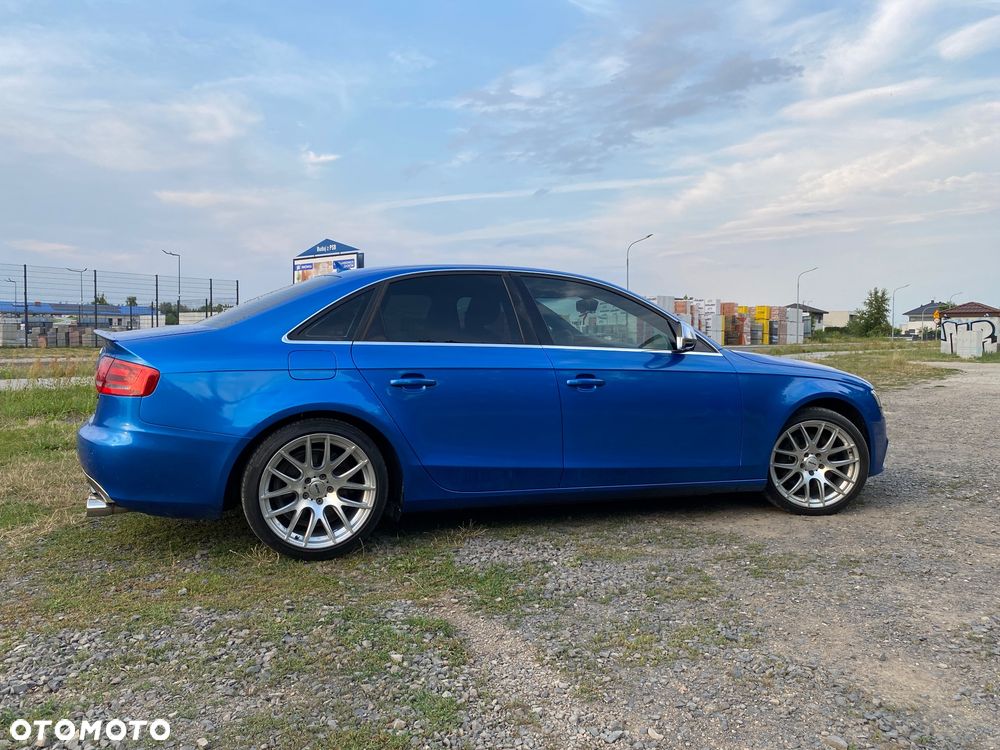 Audi A4 Limousine - 17