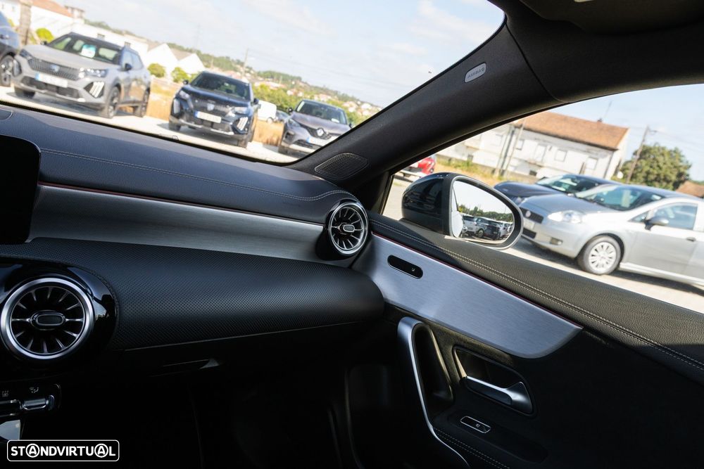 Mercedes-Benz A 250 Limousine e 8G-DCT AMG Line - 21