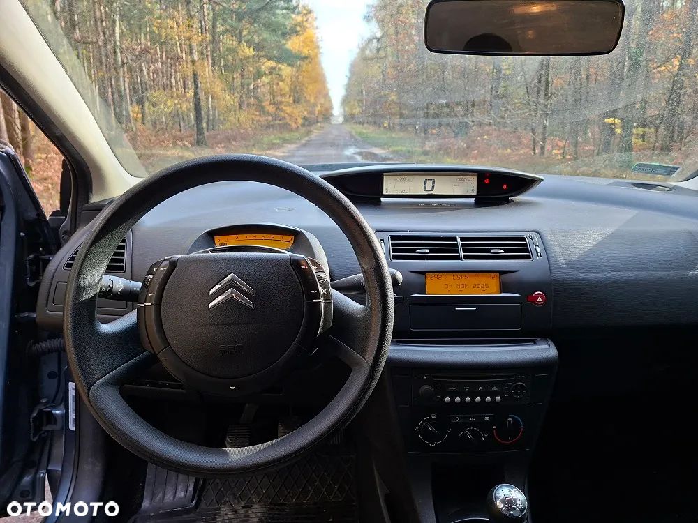 Citroën C4 1.6 16V Confort - 7