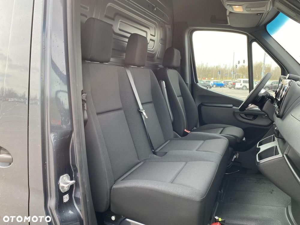 Mercedes-Benz Sprinter - 20