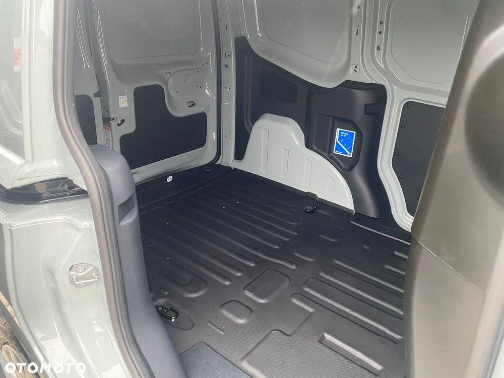 Ford Transit Courier - 14