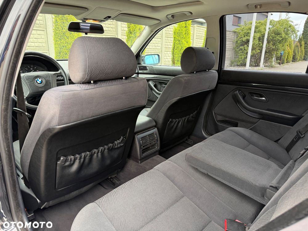 BMW Seria 5 520i - 26