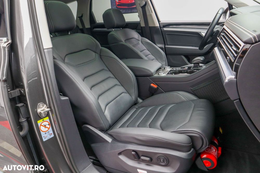 Volkswagen Touareg - 27