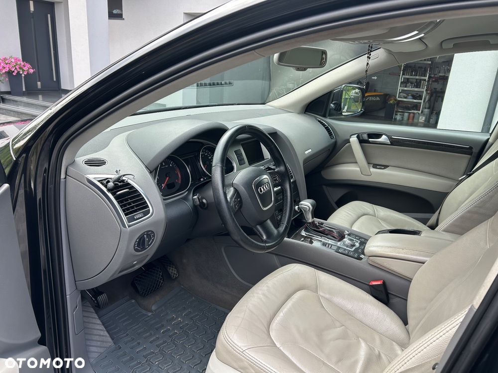 Audi Q7 - 8
