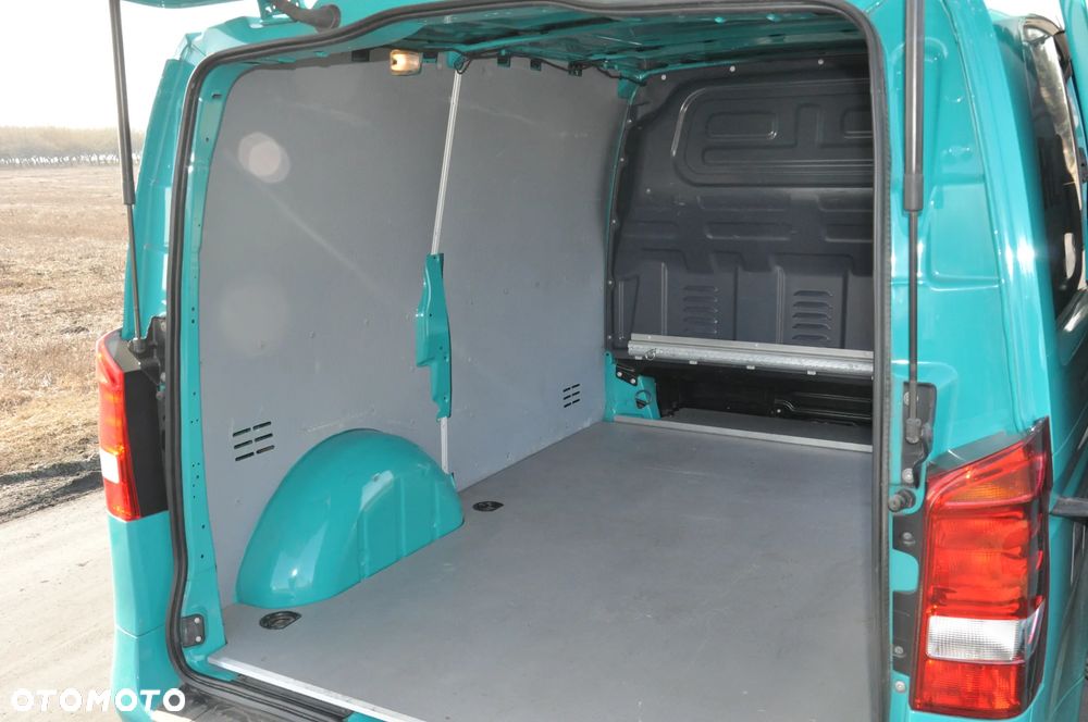 Mercedes-Benz VITO - 17