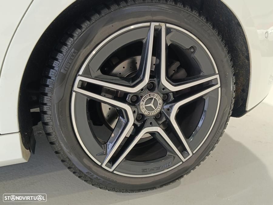 Mercedes-Benz A 220 4Matic 7G-DCT AMG Line - 6