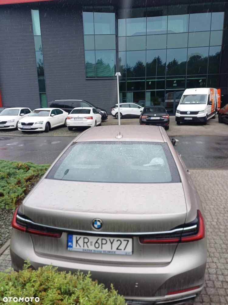 BMW Seria 7 750i xDrive - 24