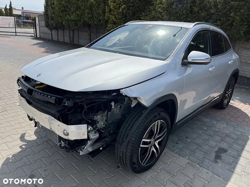 Mercedes-Benz GLA - 3