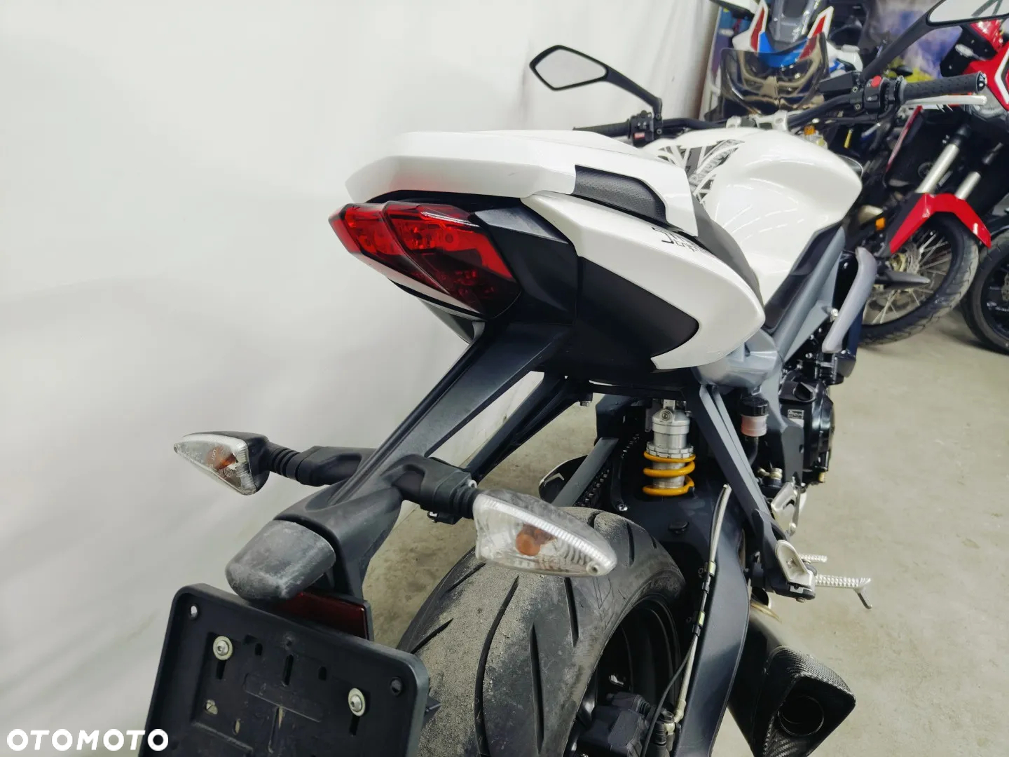 Triumph Street Triple - 11