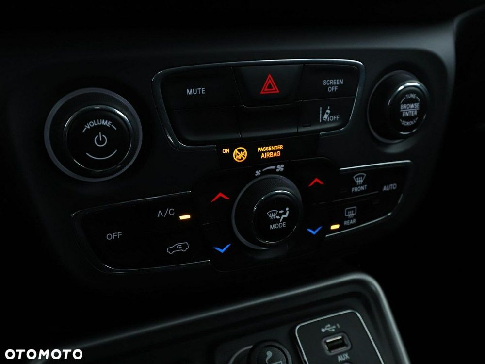 Jeep Compass 1.3 T-GDI I4 Longitude - 26