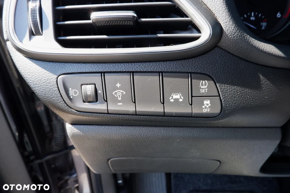 Hyundai i30 1.6 CRDI DCT Trend - 16