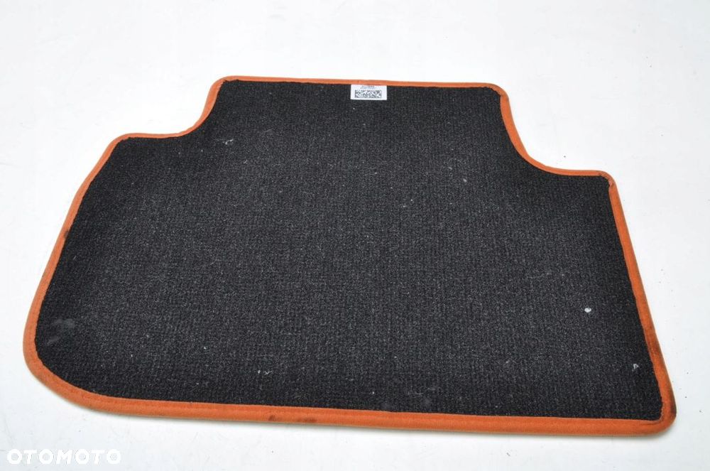 BMW F40 DYWANIKI WELUROWE KOMPLET - 7