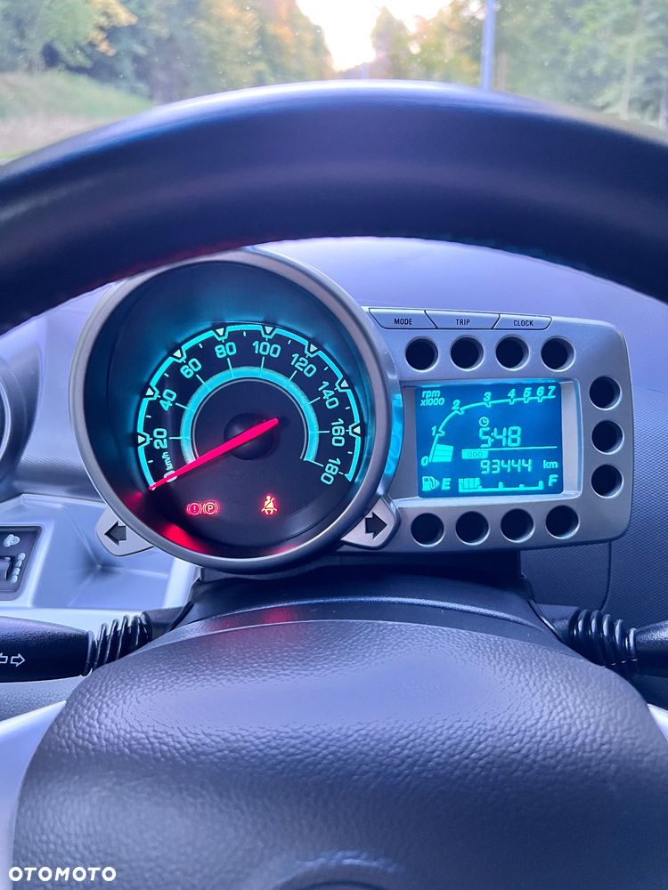 Chevrolet Spark - 24