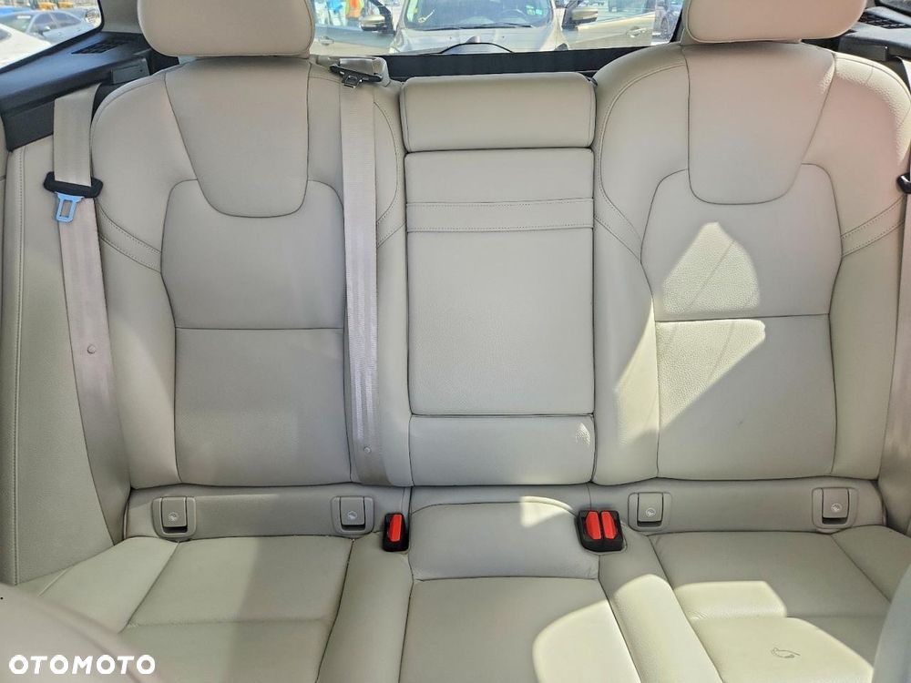 Volvo XC 60 T5 AWD Inscription - 10