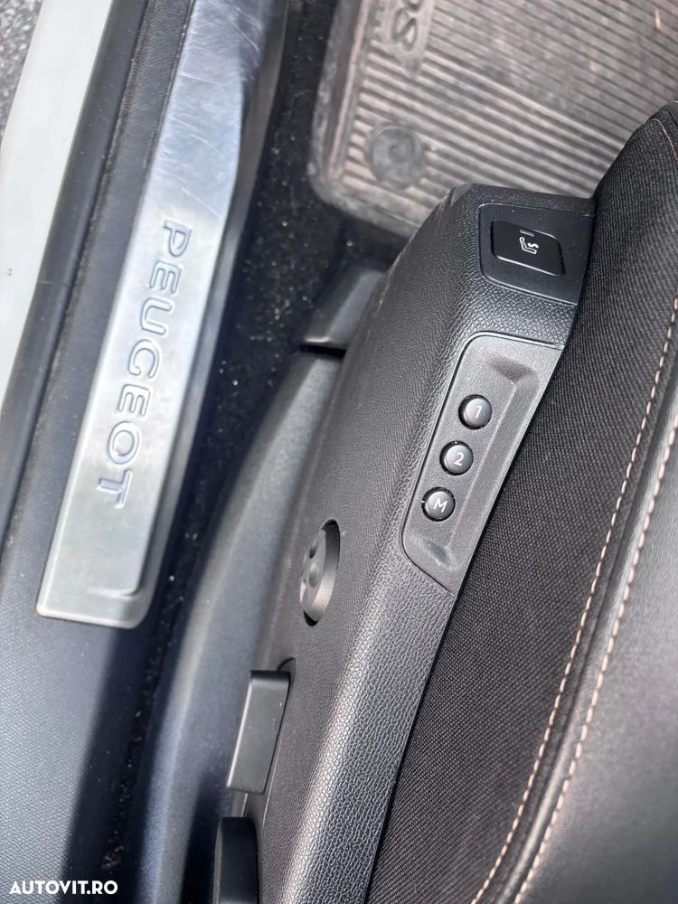 Peugeot 3008 PHEV 300 EAT8 4X4 GT - 5